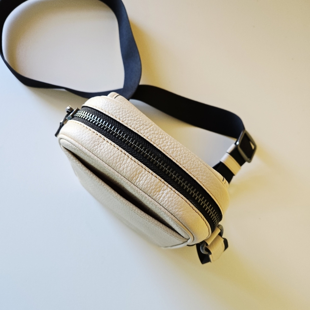 COACH CE613 X Peanuts Heritage Crossbody With Snoopy Motif Pebble Leather Bag - Picture 6 of 16